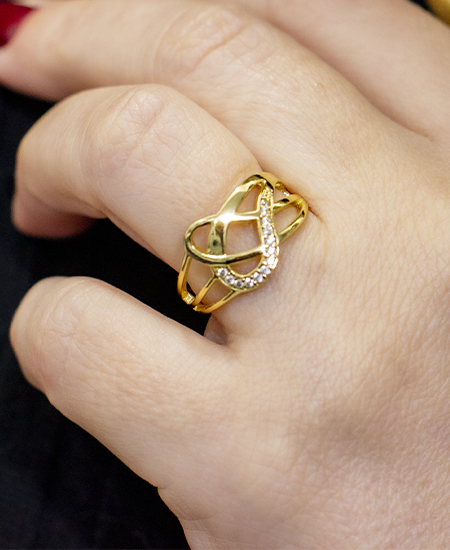 Anel de Coração Vazado com Detalhes em Zircônia Banhado a Ouro 18k