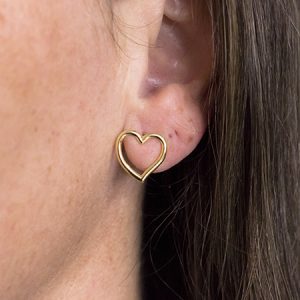 Brinco de Coração Vazado Banhado a Ouro 18k