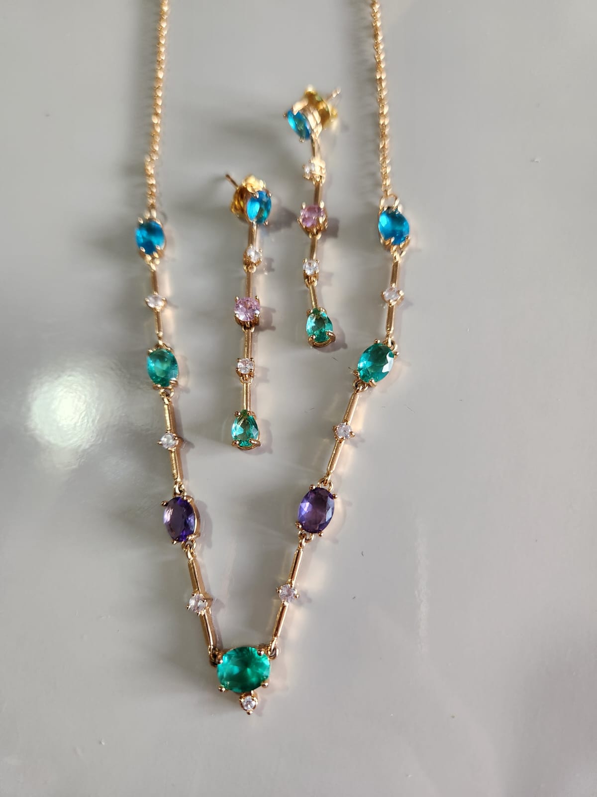 Conjunto de Colar e Brinco com Zircônias Coloridas