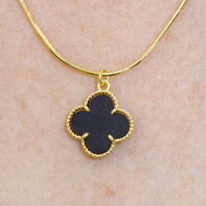 Colar Van Cleef Quatro Folhas Preto em Corrente Rabo de Rato
