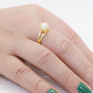 Anel com Pérola Banhado a Ouro 18k